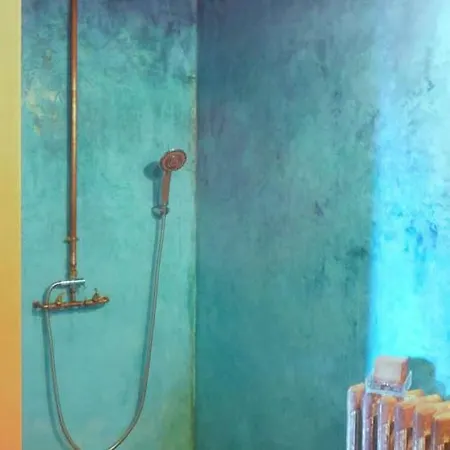 홈스테이 Chambres D'hotes La Mysterieuse *